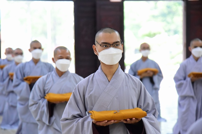 Lễ truyền giới Sa di Phương Trượng